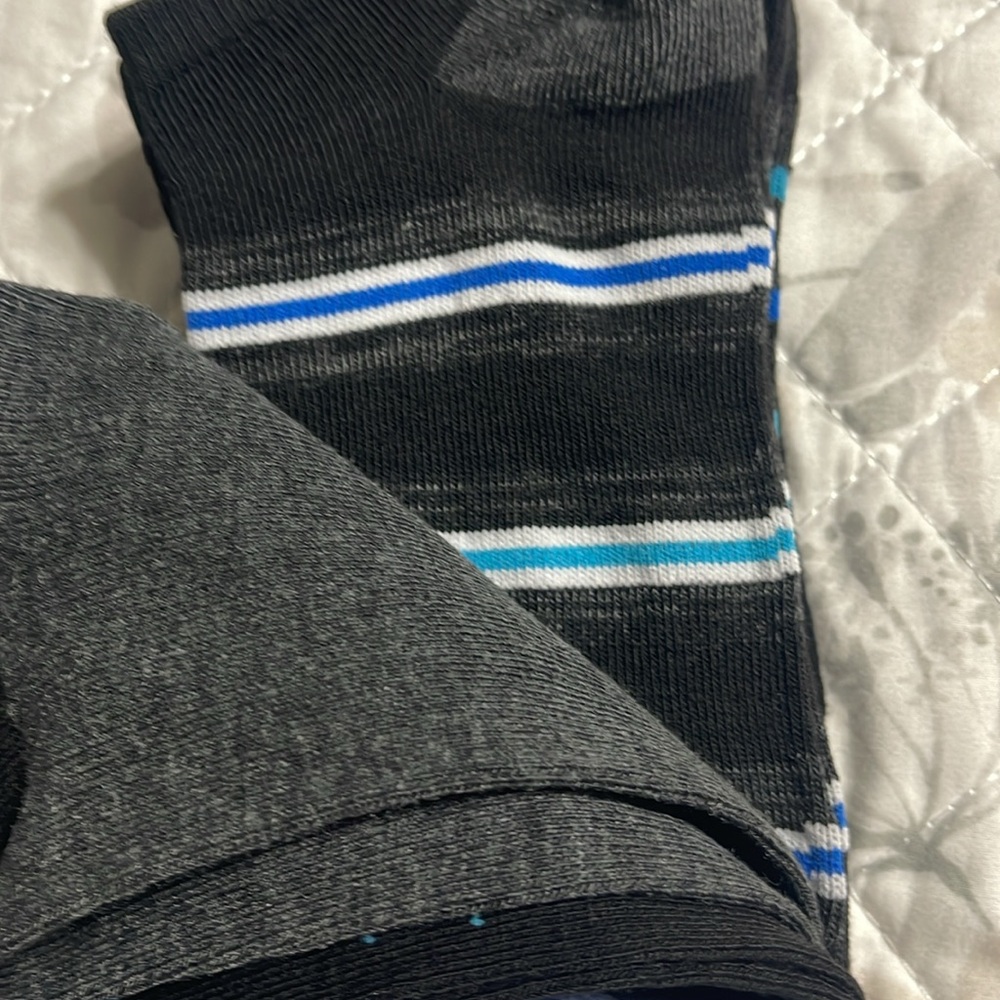 New men’s Life is Good low cut socks 6pk - Picture 3 of 5